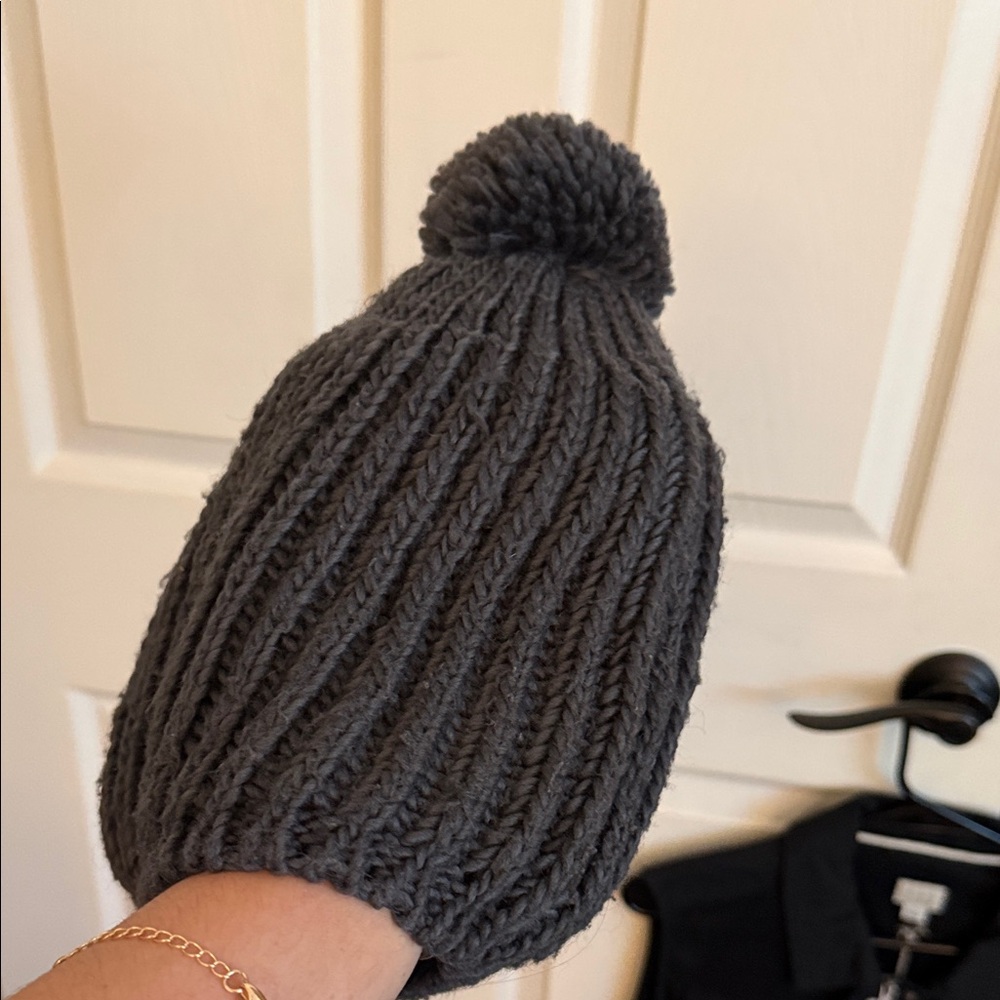 Cozy Gray Knit Pom-Pom Beanie